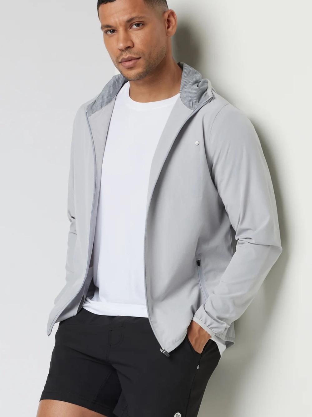 Vuori Outdoor Trainer Shell in Platinum Linen Texture